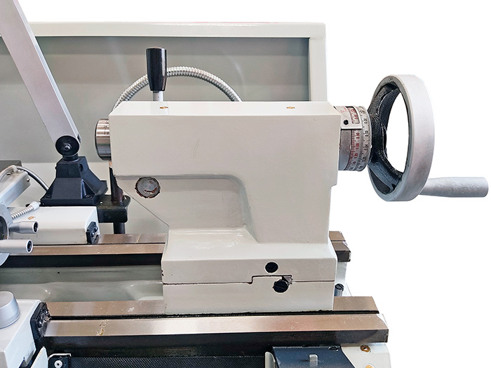 Токарный станок GH-1440B с УЦИ