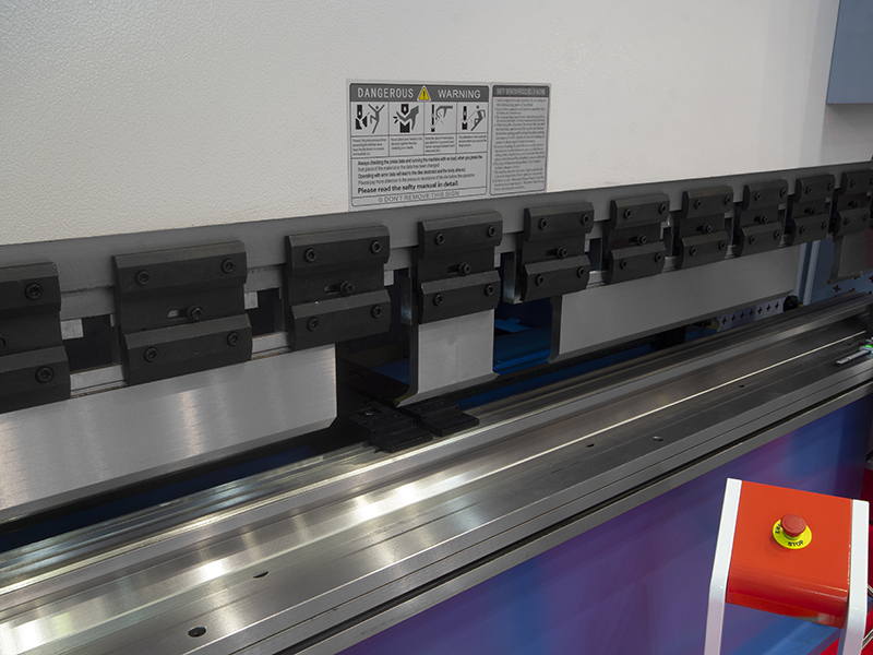 Гидравлический листогибочный пресс PBH160/3200 с контроллером E300