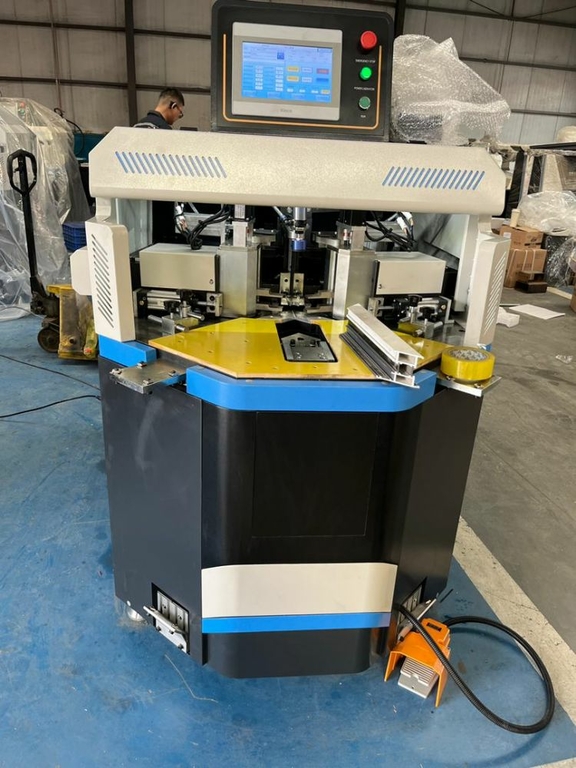 Углообжимной станок HKCNC-180 с ЧПУ