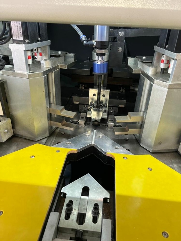 Углообжимной станок HKCNC-180 с ЧПУ