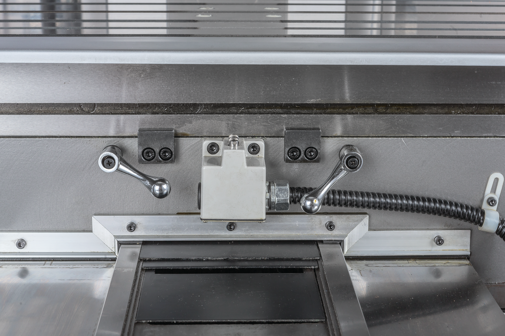 Универсальный фрезерный станок Jet JMD-1452TS DRO (ITA1452TS)