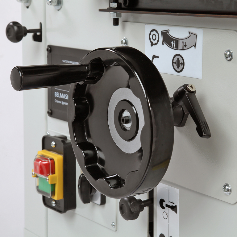 Станок фрезерный с подвижным столом BELMASH MM1500ST1000 (S198A)