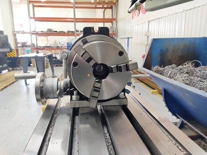 Широкоуниверсальный фрезерный станок FHU4A