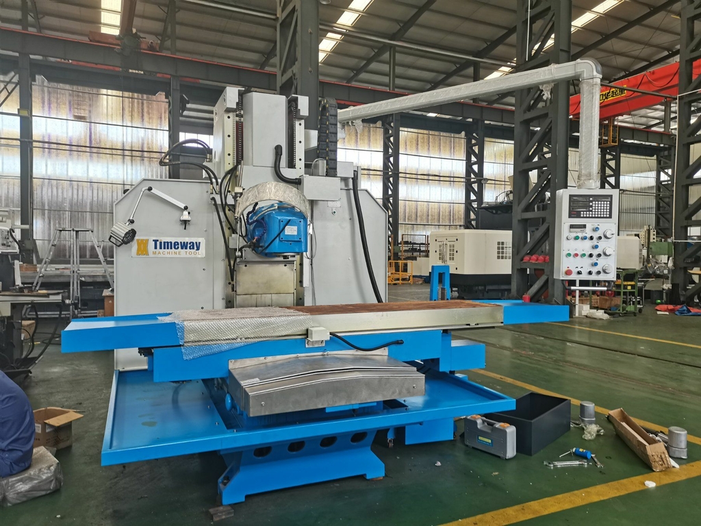 Тяжелый широкоуниверсальный фрезерный станок Weida X716