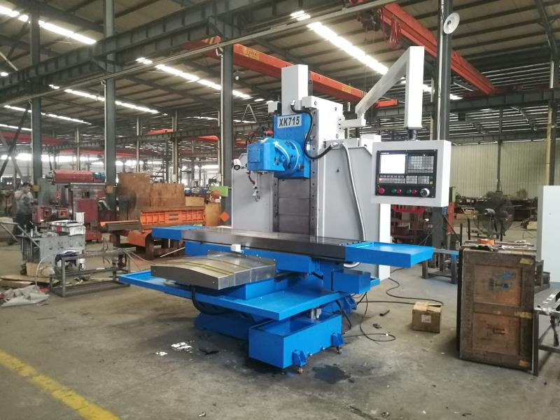 Тяжелый широкоуниверсальный фрезерный станок Weida X715 с УЦИ
