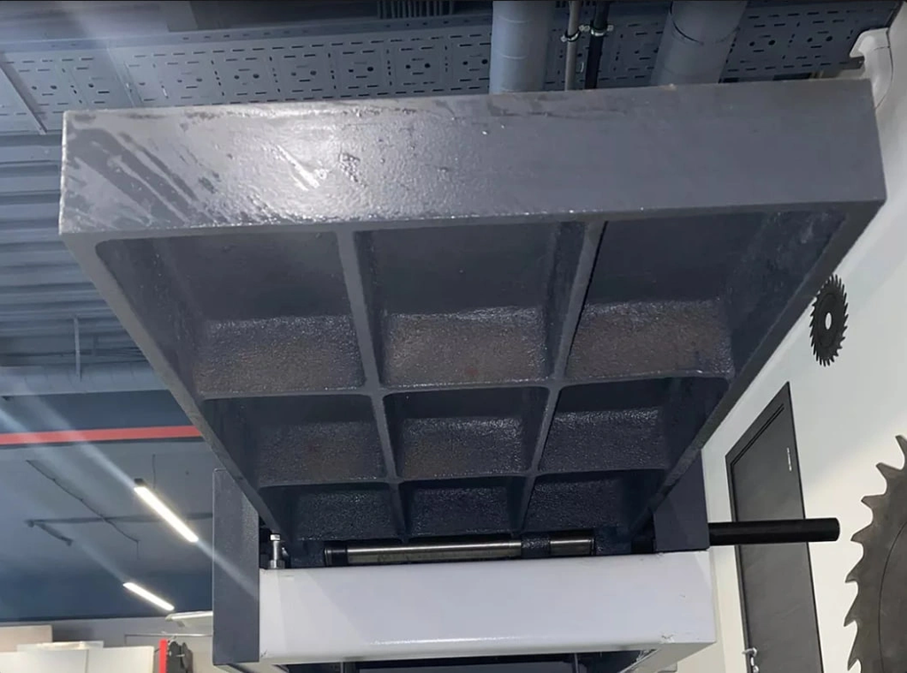 Фуговальный станок с диагональным валом SF 400DN