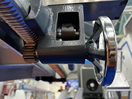 Круглопильный станок с нижним расположением пилы JANGJA SM6355/SM6455