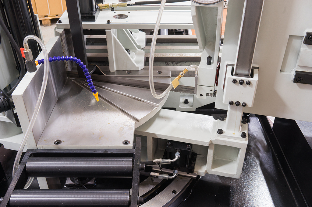 Автоматический ленточнопильный колонный станок Stalex BS-350GA (388129B)