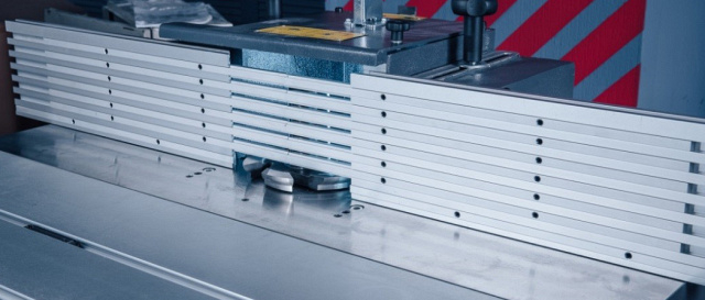 Фрезерный станок с наклонным и сменным шпинделем OSTERMANN Т 1003