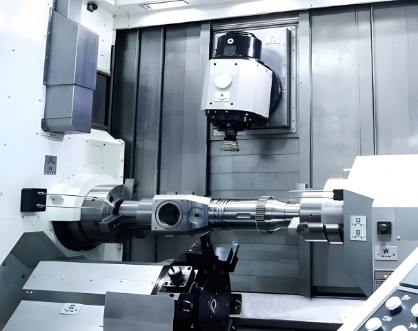 Токарно-фрезерный обрабатывающий центр с противошпинделем и осью B SPECTR ULTRATURN UT-700S