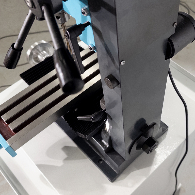 Фрезерно-сверлильный станок AURA FM-25VL (20025100)