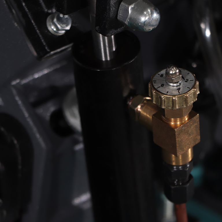 Ленточная пила по металлу AURA LM-128SHD/220 (40128100)