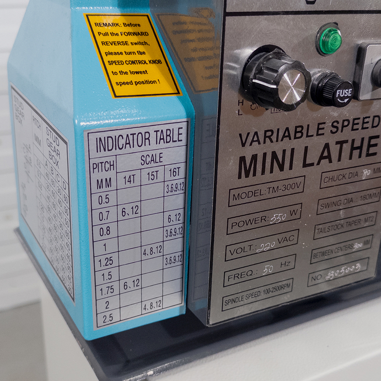 Настольный токарный станок AURA TM-300V (30030100)