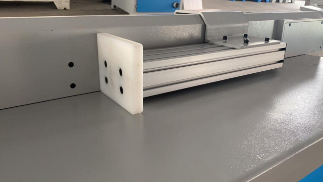 Автоматические торцовочные станки с толкателем EcoWood PushCut PushCut 200