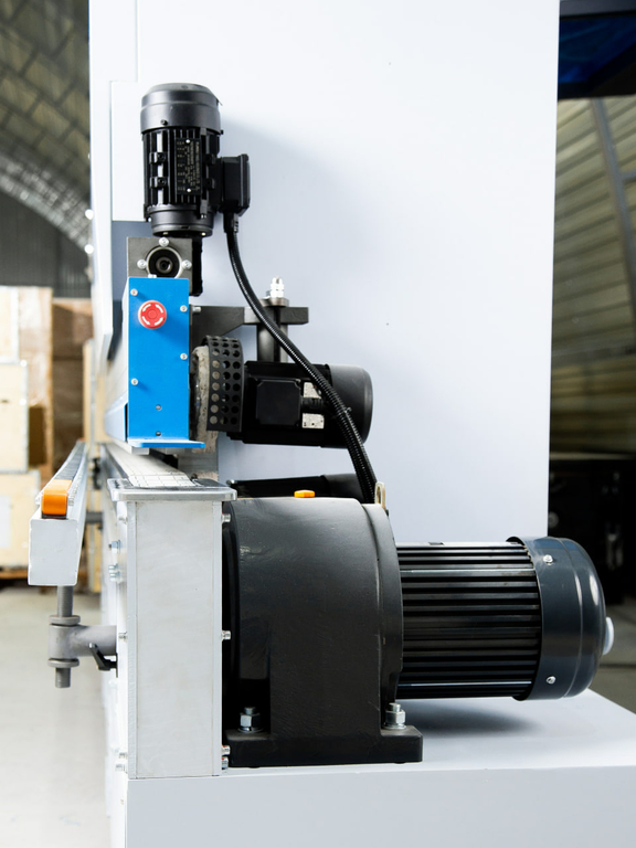 Автоматический кромкооблицовочный станок JIYU JY-465