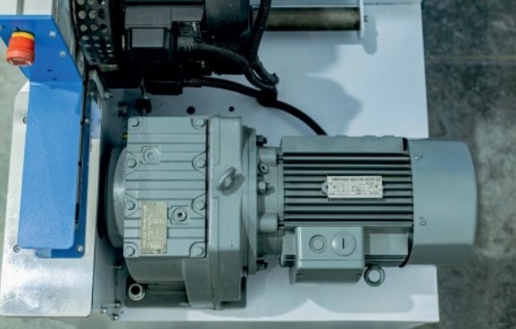 Автоматический кромкооблицовочный станок JIYU JY-468J