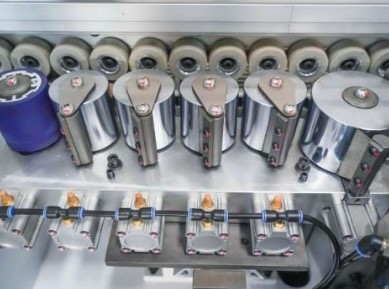 Автоматический кромкооблицовочный станок JIYU JY-468JG (PUR)