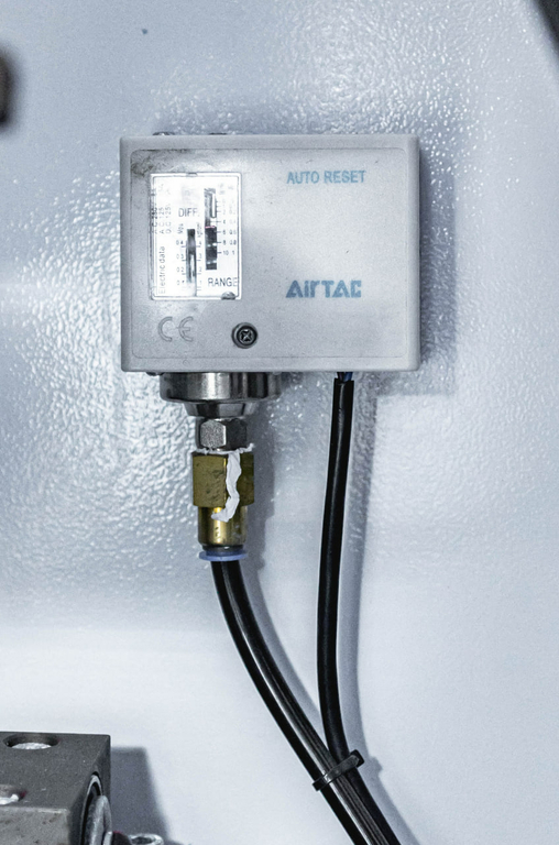 Автоматический кромкооблицовочный станок JIYU JY-468JK