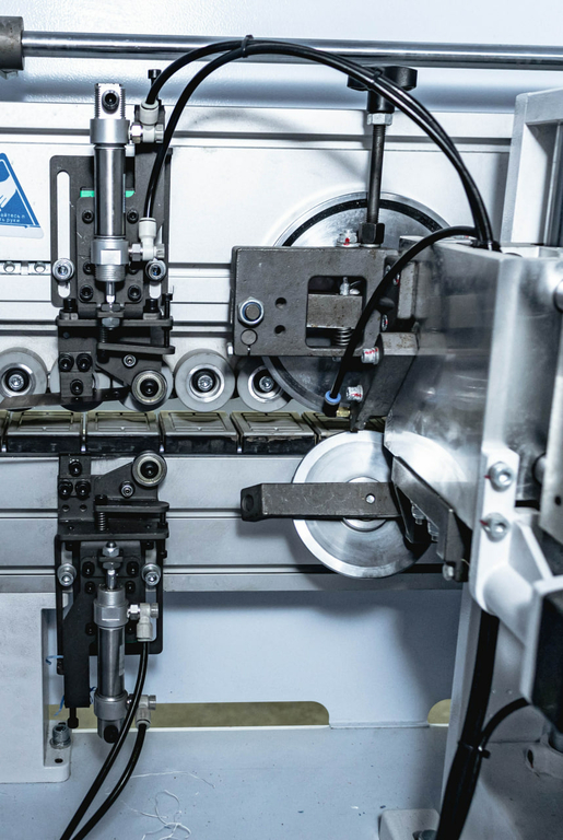 Автоматический кромкооблицовочный станок JIYU JY-468JK