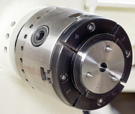 Винтовая вставка, подходящая к токарному патрону с кулачками типа С (AX701456)