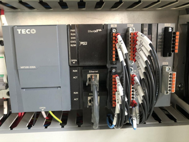 Автоматический торцовочный станок проходного типа EcoWood CFS-200