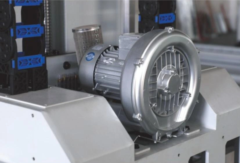 Пятиосевой обрабатывающий центр с 4 поворотными вакуумными столами JUNRAN JR-8080-4×4T