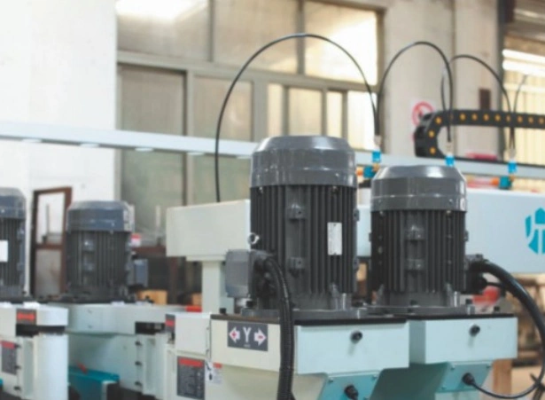 Продольно-фрезерный станок с ЧПУ JUNRAN JR-4TS