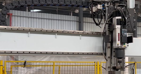 Фрезерный обрабатывающий центр пакетного раскроя с присадкой ChangFeng CF-JET3020.CNC