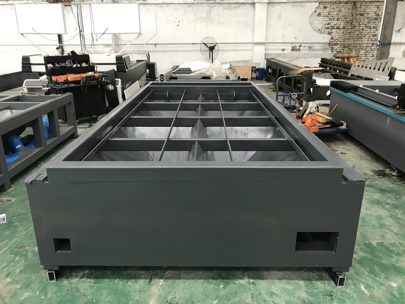 Оптоволоконный лазерный станок для резки металла MetalTec 1530 B (RECI-1000 W)