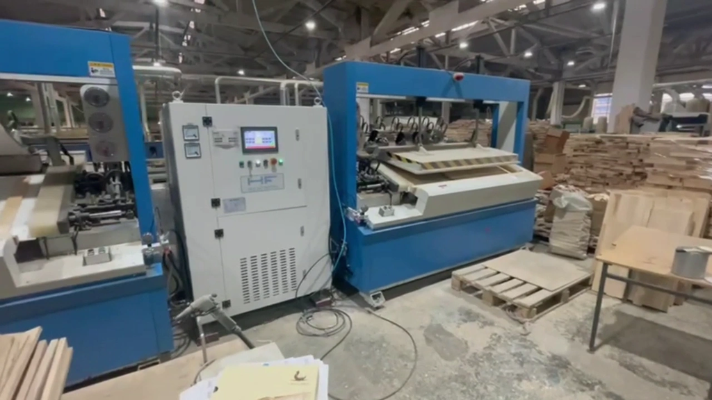 Гидравлический пресс VP-20/10TH, VP-12/08TH для производства гнуто-клееных изделий