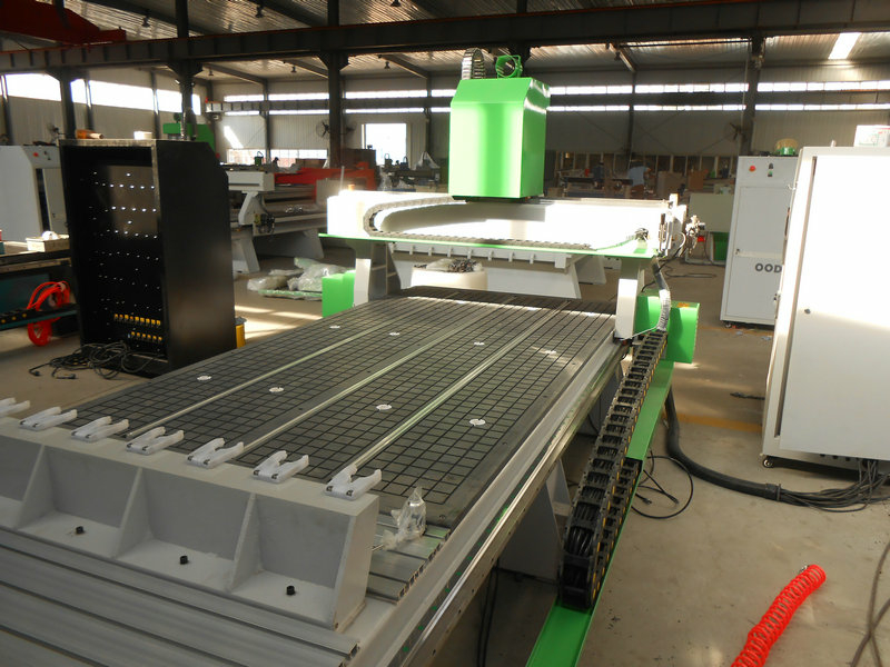 Фрезерно-гравировальный станок с чпу WoodTec HA 1325