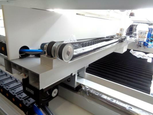 Универсальный лазерный станок для резки тонколистового металла и дерева Bodor BCL1309XM (150W Reci W6 + CW5200AH)