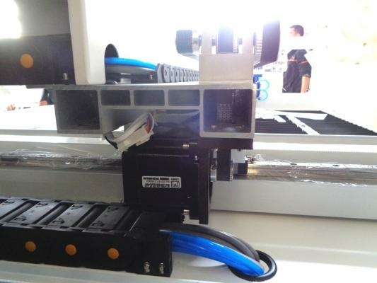 Универсальный лазерный станок для резки тонколистового металла и дерева Bodor BCL1309XM (150W Reci W6 + CW5200AH)