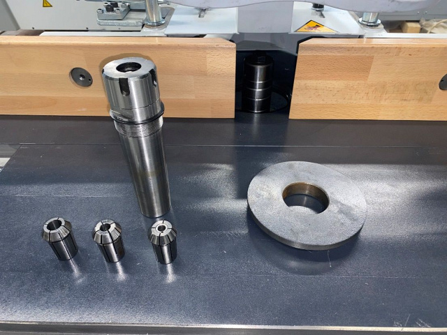 Фрезерный станок с кареткой и сменным шпинделем ALBA T2100SA