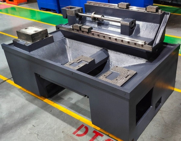 Токарно-фрезерный центр с наклонной станиной KTL 44M/500