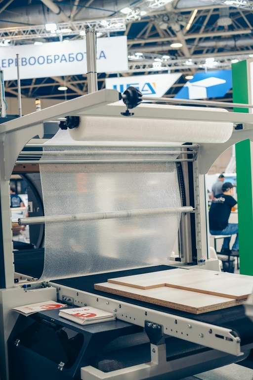 Упаковочный станк в стрейч пленку Spinner 2200 S