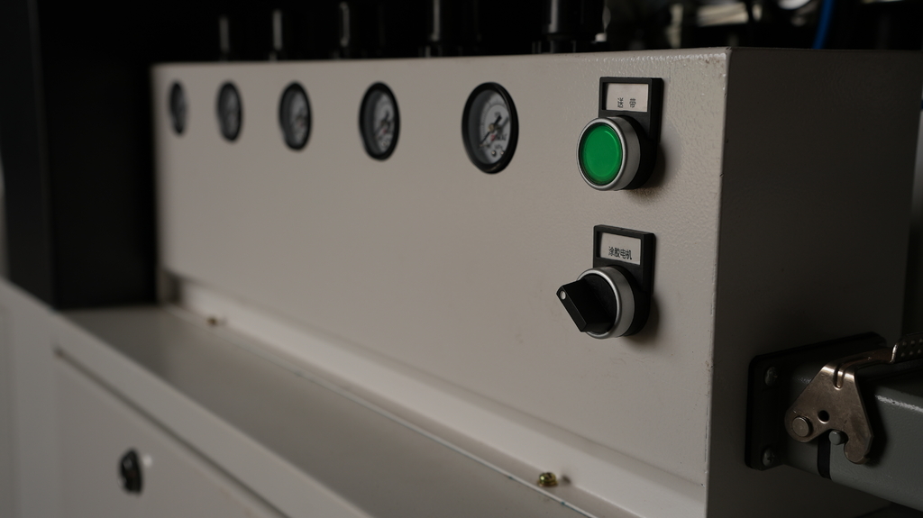 Автоматический кромкооблицовочный станок с серво-перенастройкой основных узлов ADVANTAGE 5000RF SERVO