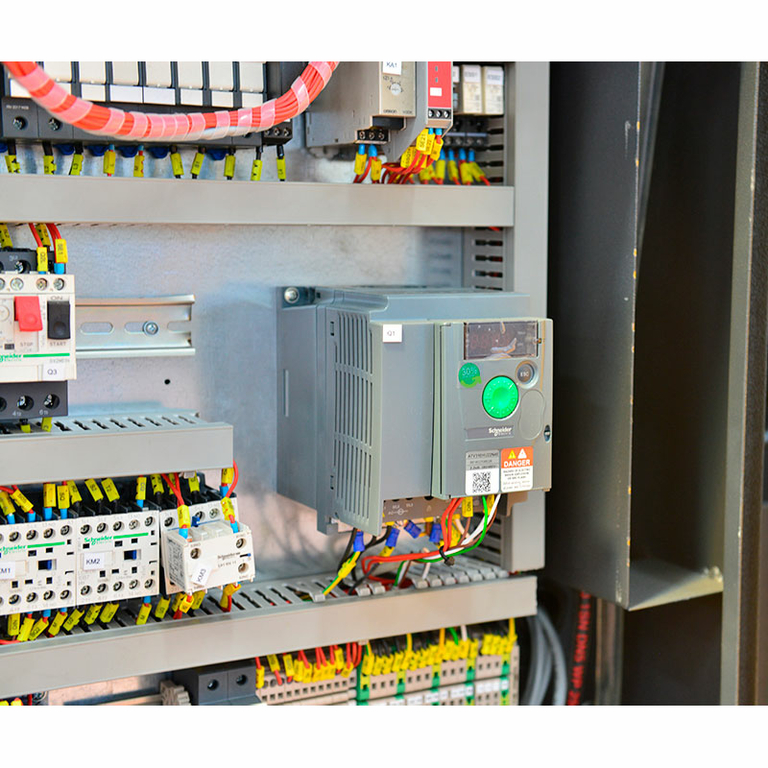 Ленточнопильный станок BekaMak BMSO 320LH NC