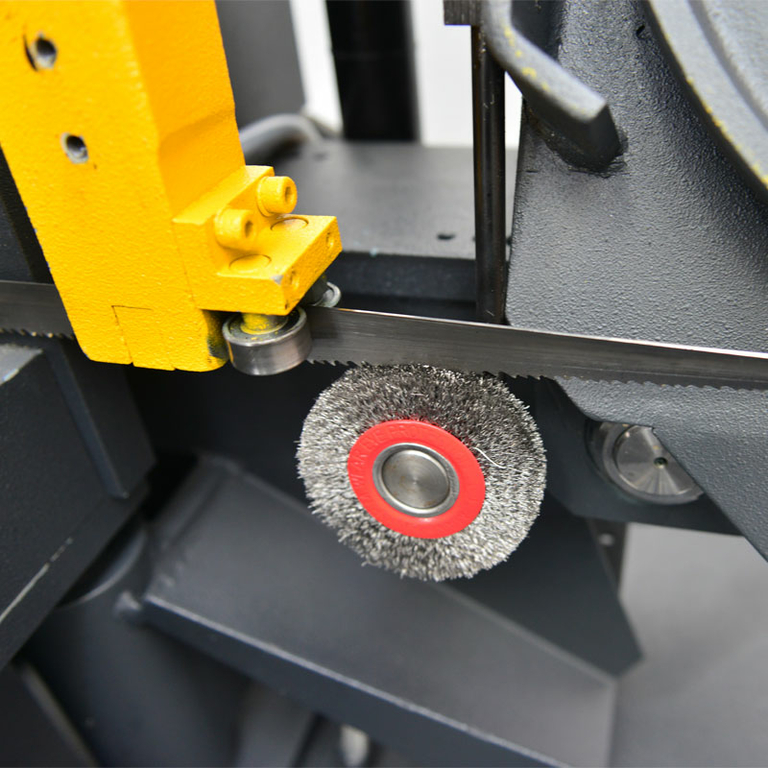 Ленточнопильный станок BekaMak BMSO 320LH NC