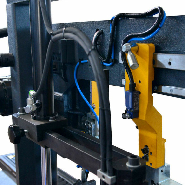 Ленточнопильный станок Beka-Mak BMSO 460C