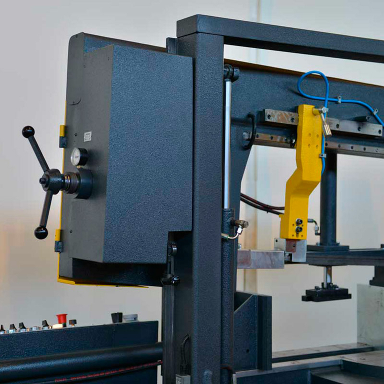 Ленточнопильный станок Beka-Mak BMSY 440CGH