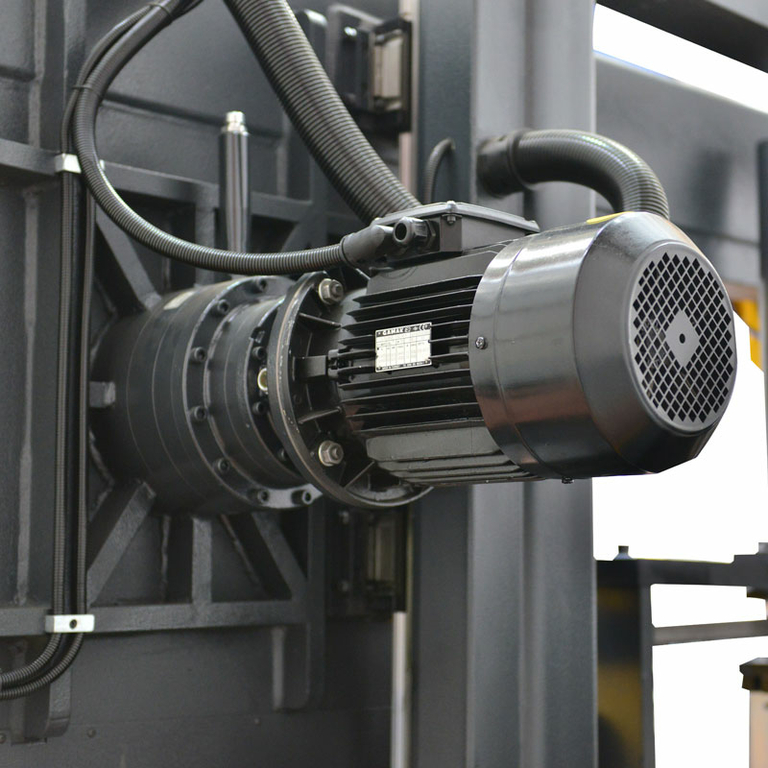 Ленточнопильный станок Beka-Mak BMSY 1300C