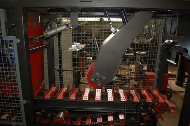 Брусовальный двухвальный станок с гусеничной подачей KRAFTER