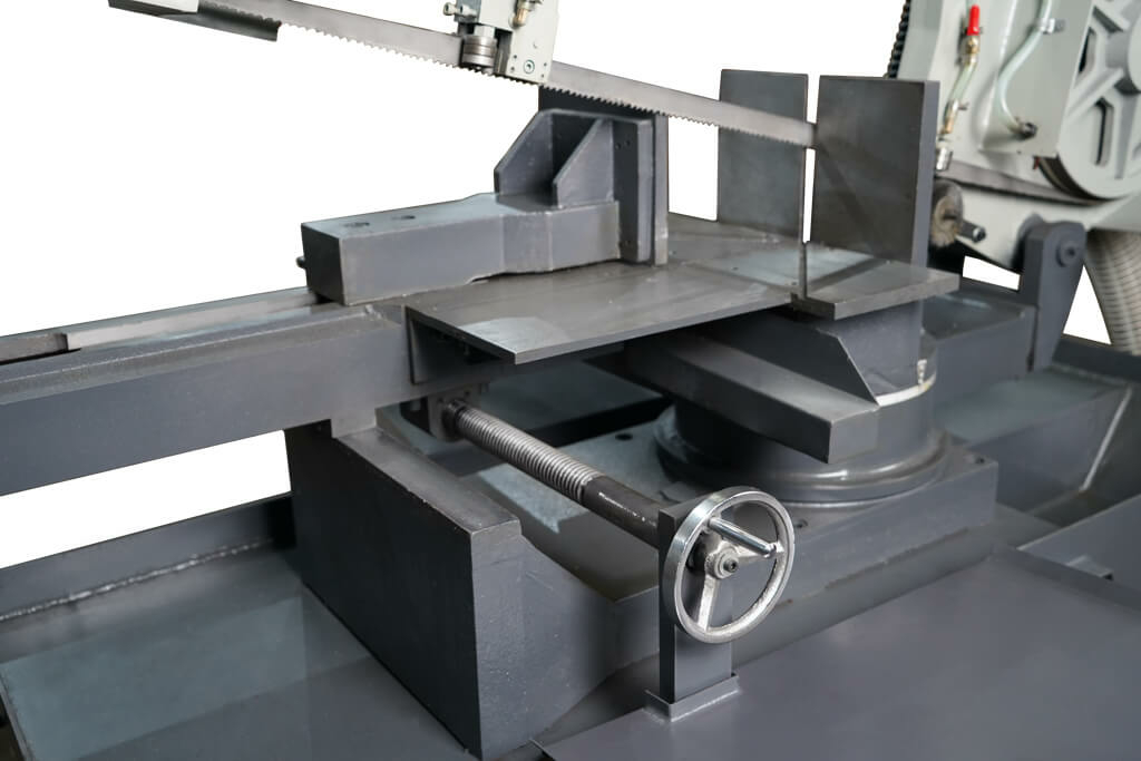 Полуавтоматический ленточнопильный станок MetalMaster BSM-330R SAF