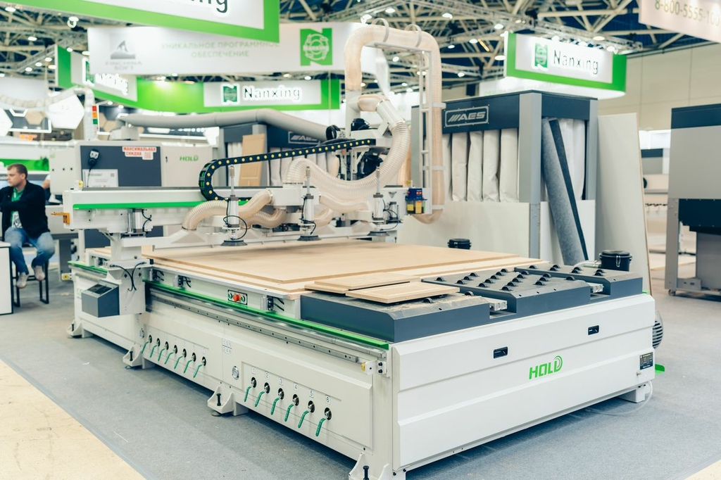 ОБРАБАТЫВАЮЩИЙ ЦЕНТР С ЧПУ HOLD HE2130GAB