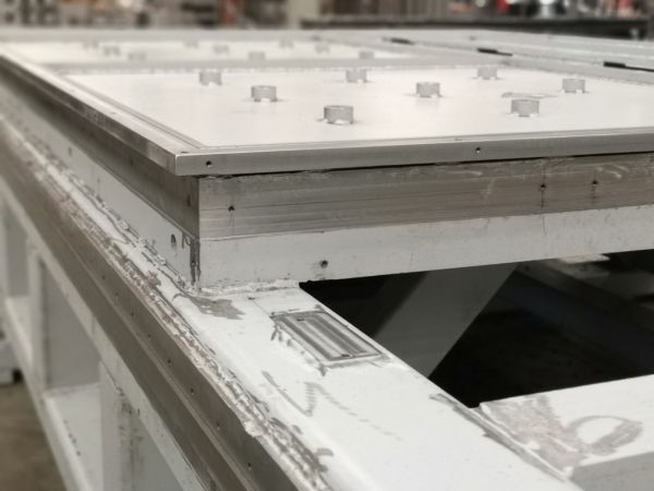 Обрабатывающий центр с ЧПУ KDT KN-3713DE