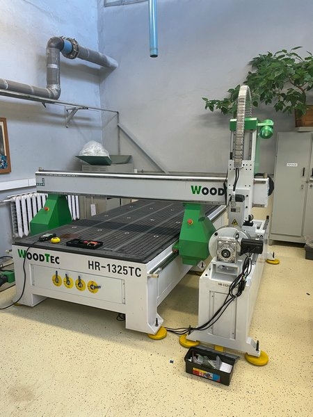 Фрезерно-гравировальный станок с чпу WoodTec HR 1325TC