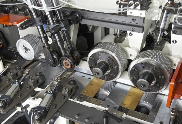 Четырехсторонние продольно-фрезерные станки Gau Jing серии GH