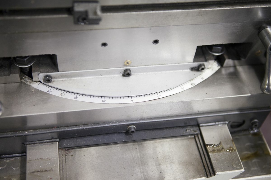 Универсально-фрезерный станок STALEX MUF65 DRO