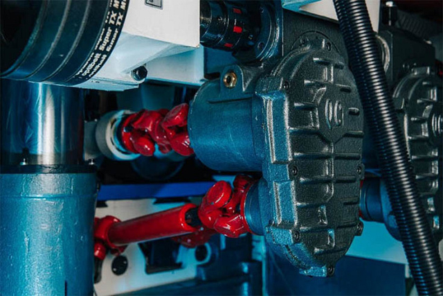 Четырехсторонний продольно-фрезерный станок QUADRO 923 High Speed SAW